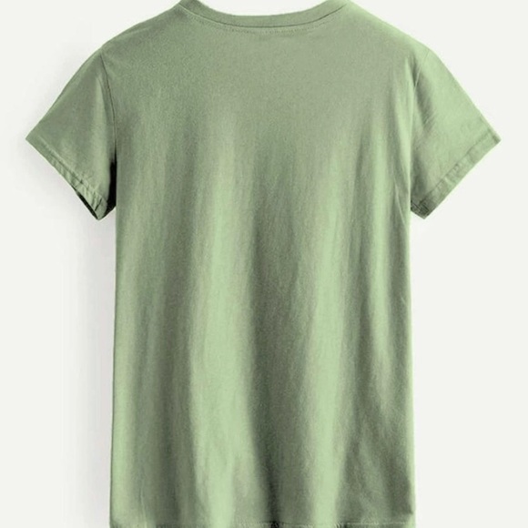 Skip A Straw And Save A Turtle Graphic Tee - NWT - Picture 2 of 4